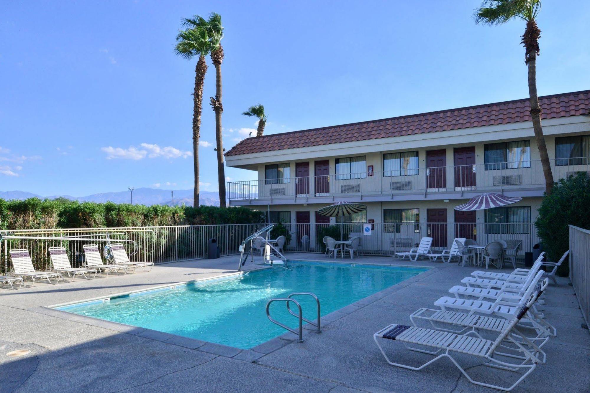 Rodeway Inn & Suites Thousand Palms - Rancho Mirage Extérieur photo